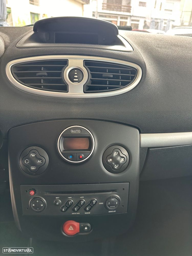 Renault Clio 1.2 TCE Dynamique S - 23