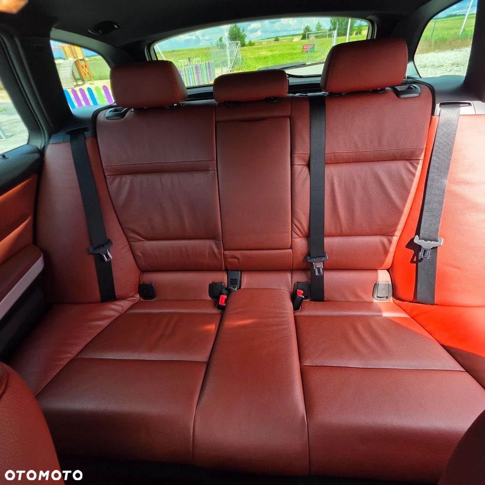 BMW Seria 3 320d - 14