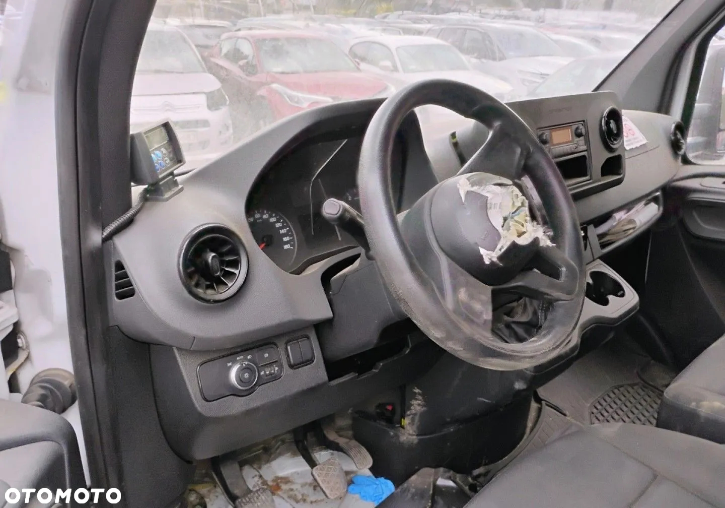 Mercedes-Benz Sprinter - 8