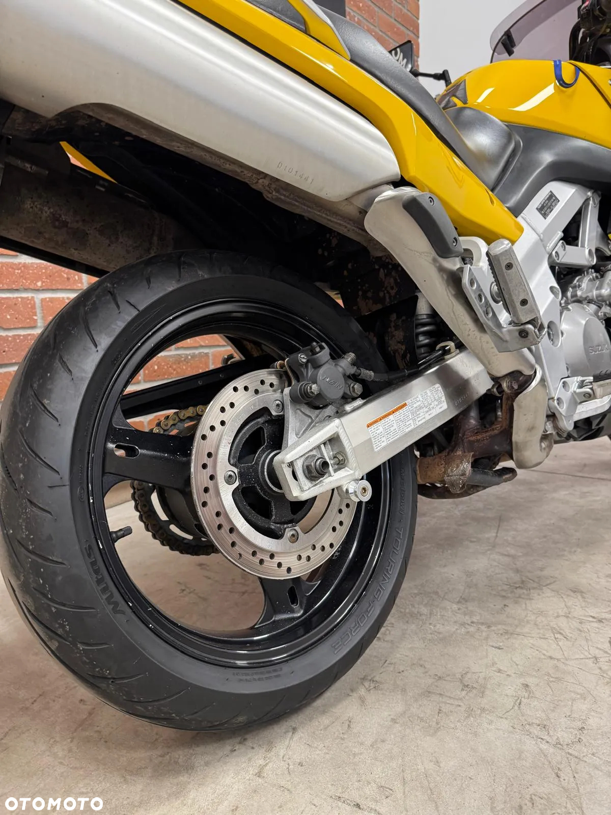 Suzuki V-STROM - 14