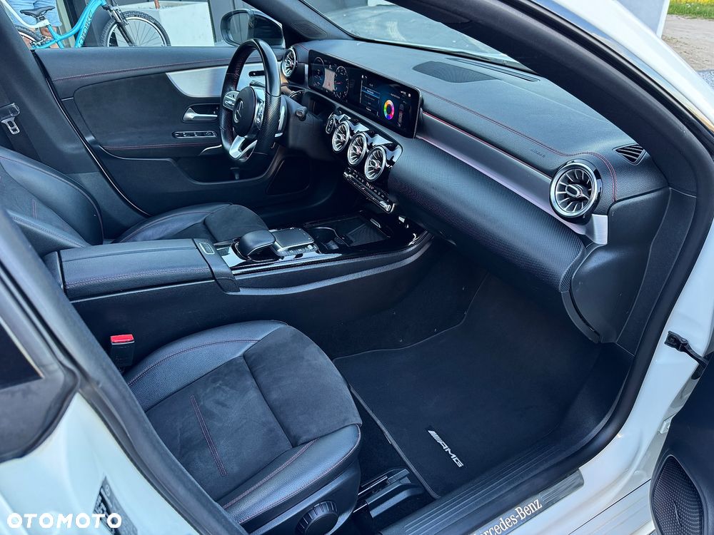 Mercedes-Benz CLA 200 AMG Line 7G-DCT - 23