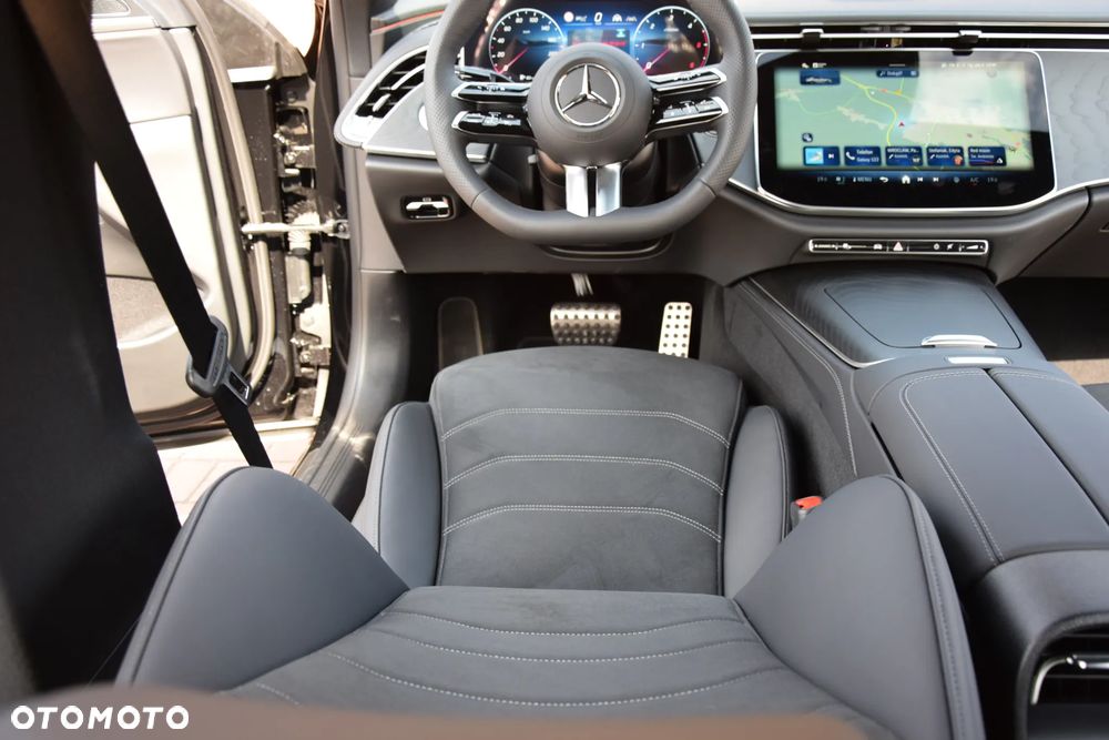Mercedes-Benz Klasa E 220 d mHEV 4-Matic AMG 9G-Tronic - 4
