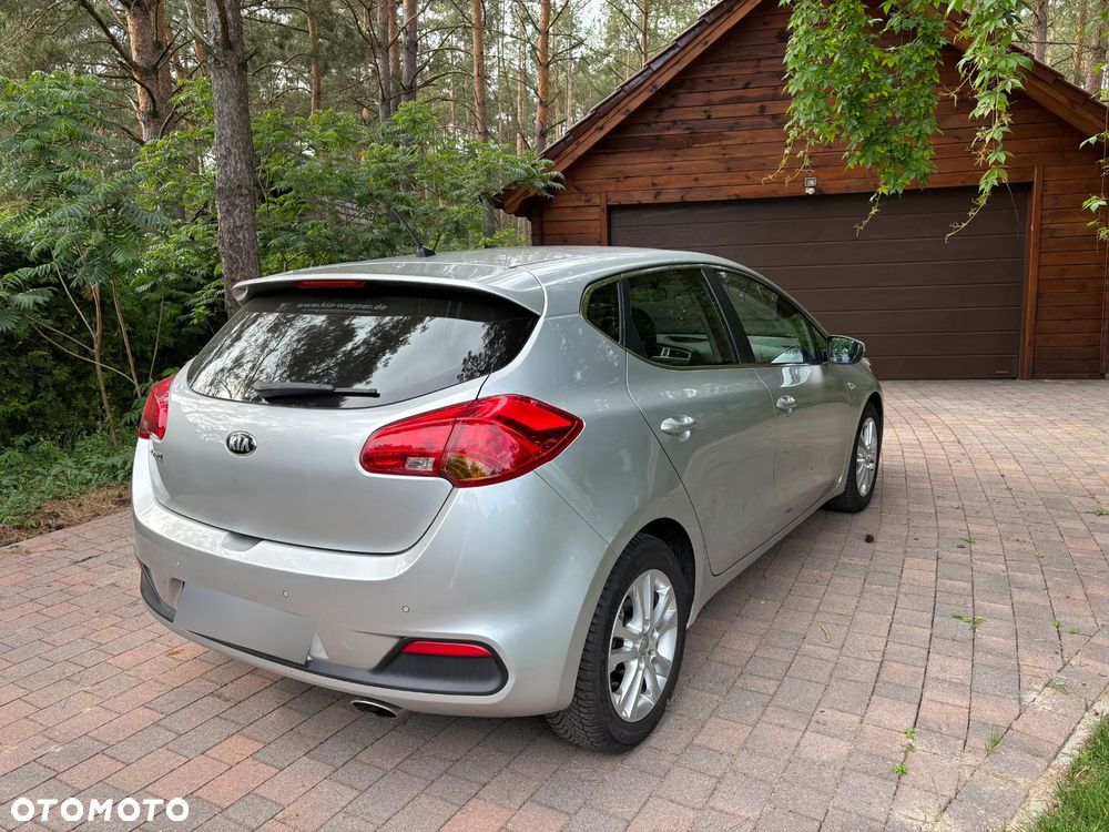 Kia Ceed 1.6 GDI Dream Team Edition - 6