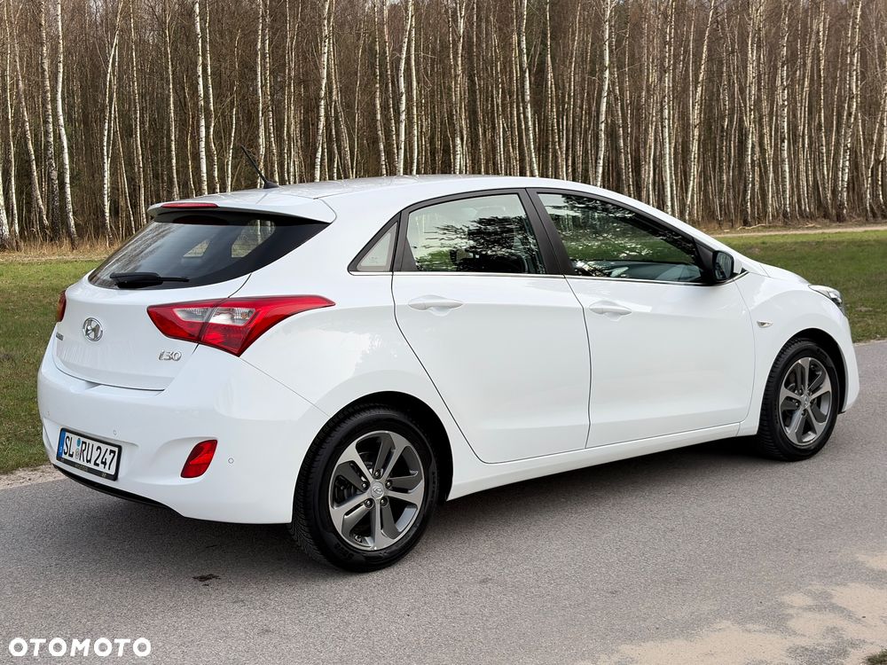 Hyundai i30 blue 1.4 Style - 5