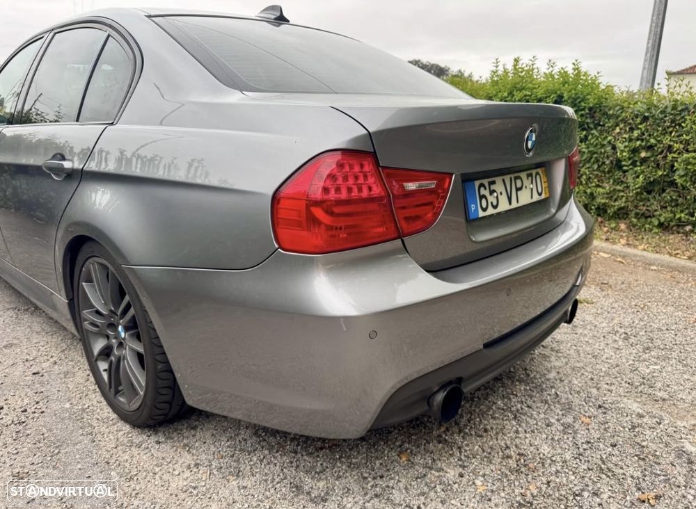 BMW 318 2010 photo 4