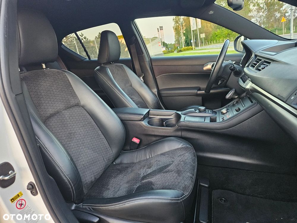Lexus CT 200h F Sport EU6 - 11