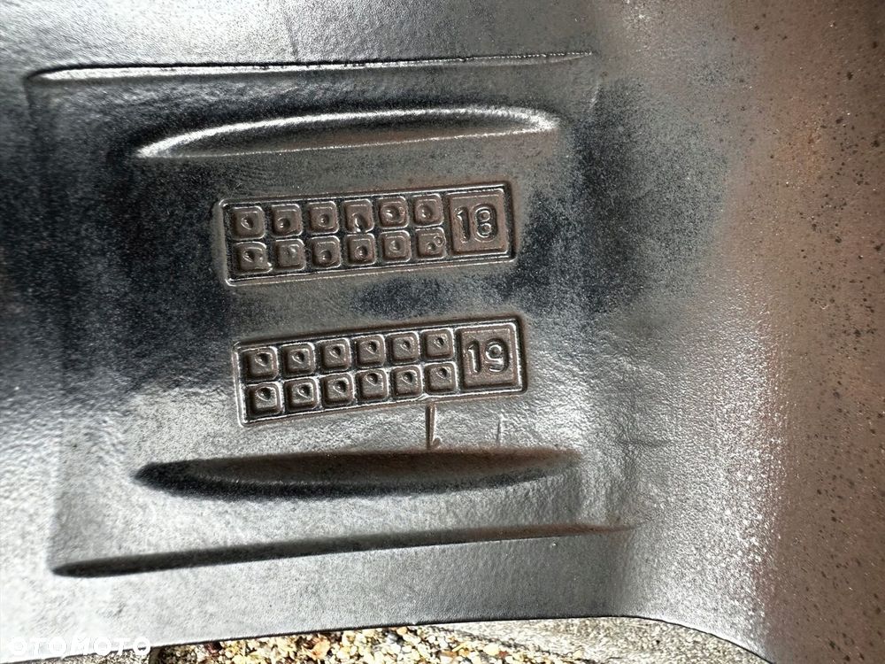 DEZENT TT felga 7X17 ET40 4x114,3 KBA 49295 - 15