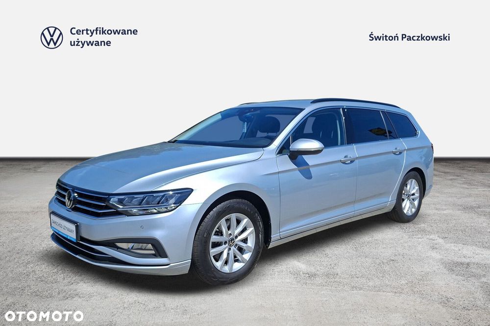 Volkswagen Passat - 1