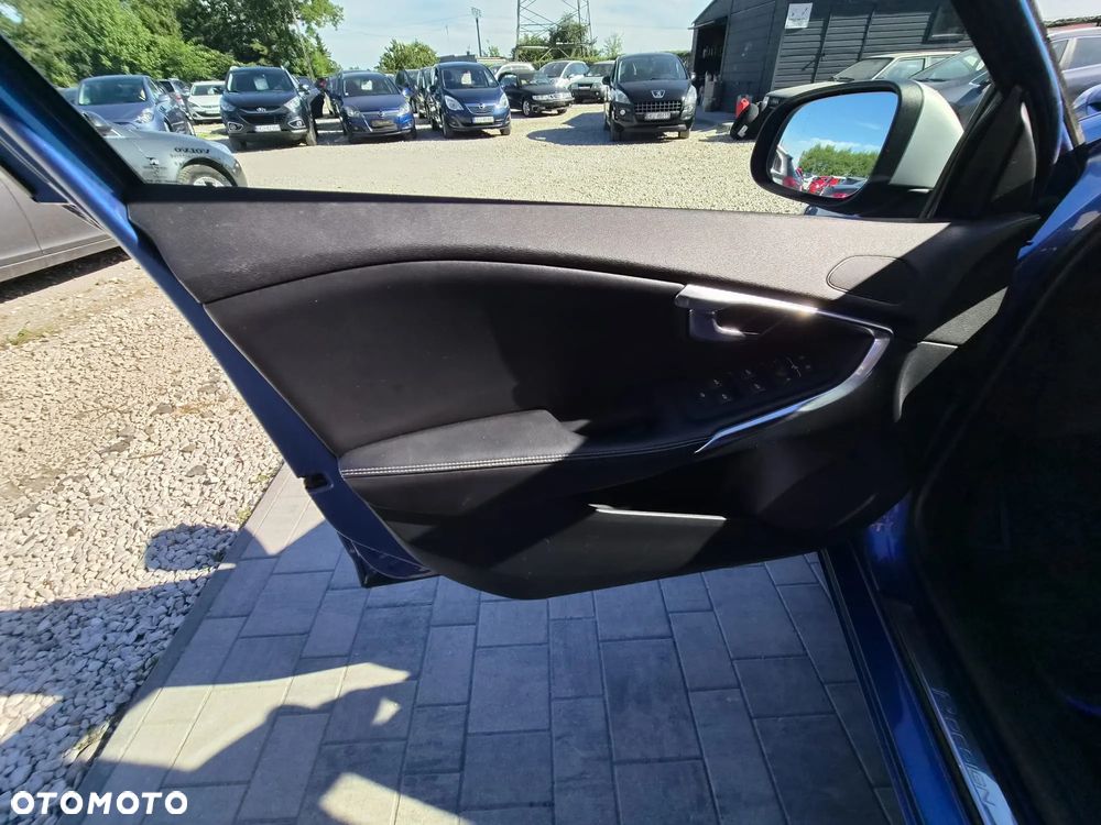Volvo V40 T3 Geartronic RDesign - 30