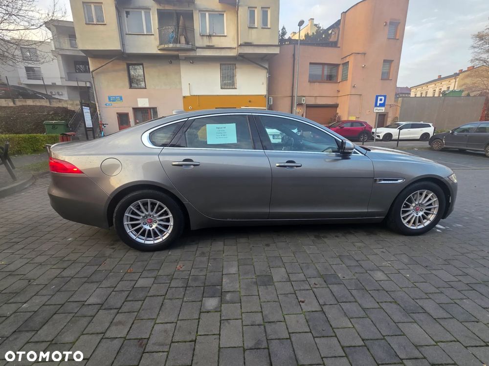 Jaguar XF 2.0 i4D Portfolio - 7