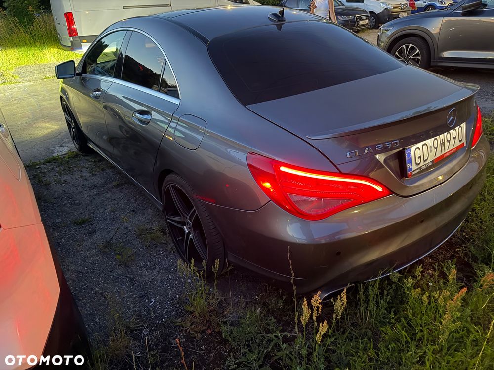 Mercedes-Benz CLA 250 4Matic 7G-DCT - 15