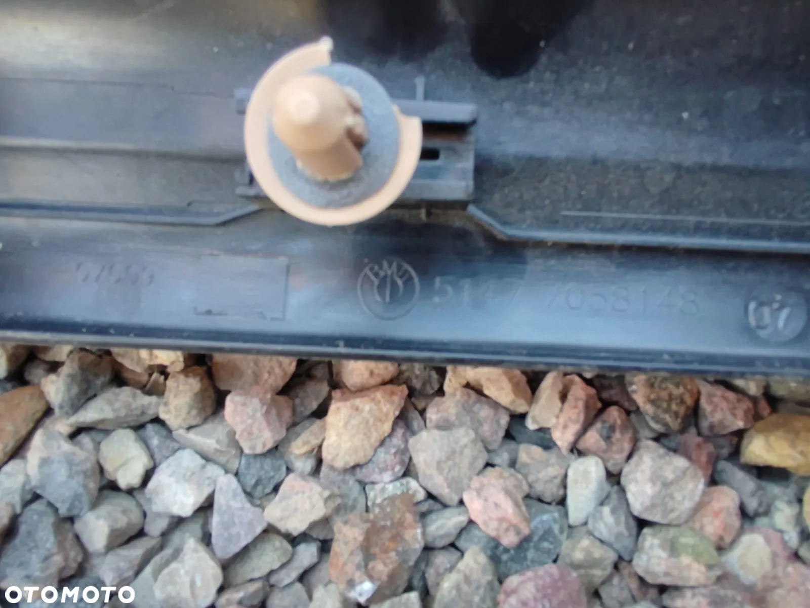 BMW E81 / E82 / E88. ORYGINALNE OSŁONY USZCZELEK DRZWI / NAKŁADKI PROGOWE CZARNE. O NR: 6 981 707 / 6 981 708 OEM. W BARDZO DOBRYM STANIE. - 9