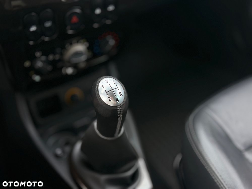 Dacia Duster 1.6 - 19