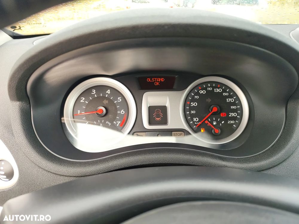 Renault Clio III 1.4 16V Dynamique - 8