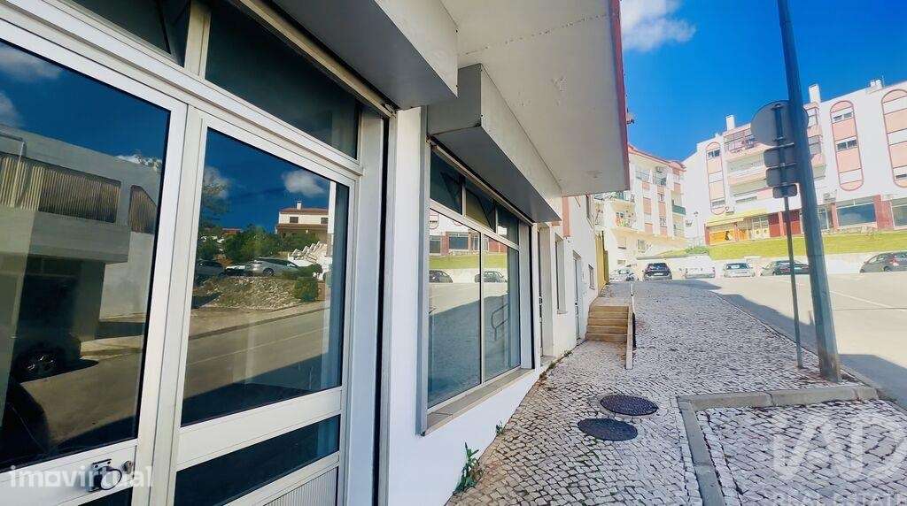 Loja / Estabelecimento Comercial em Cadaval e Pêro Moniz de 142,00 m2