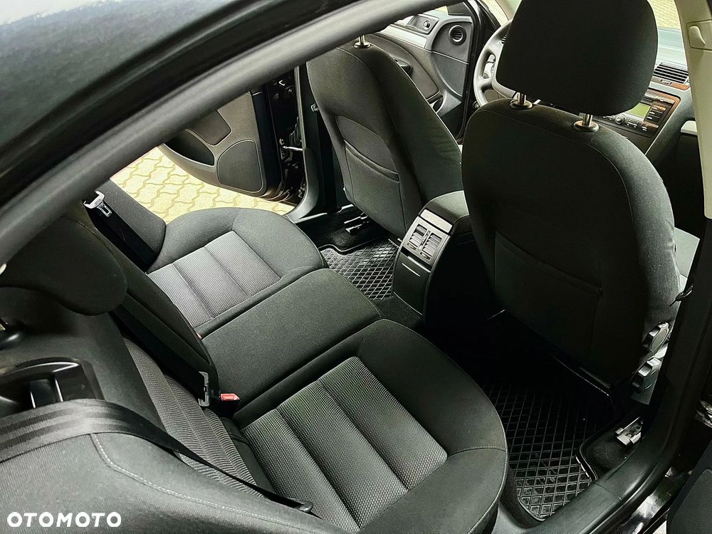 Skoda Octavia 1.6 Ambiente - 11