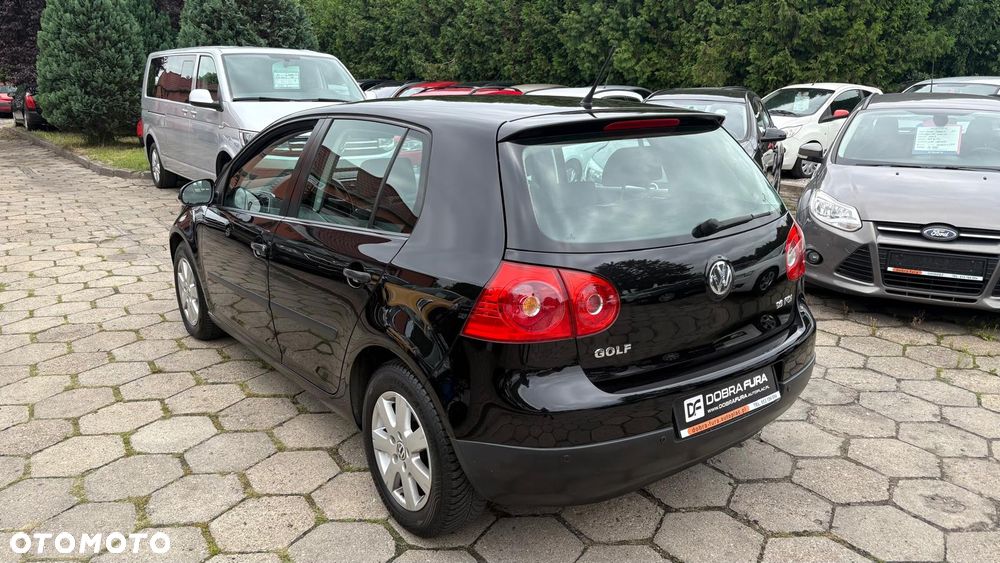 Volkswagen Golf 1.6 FSI Tour Edition - 5