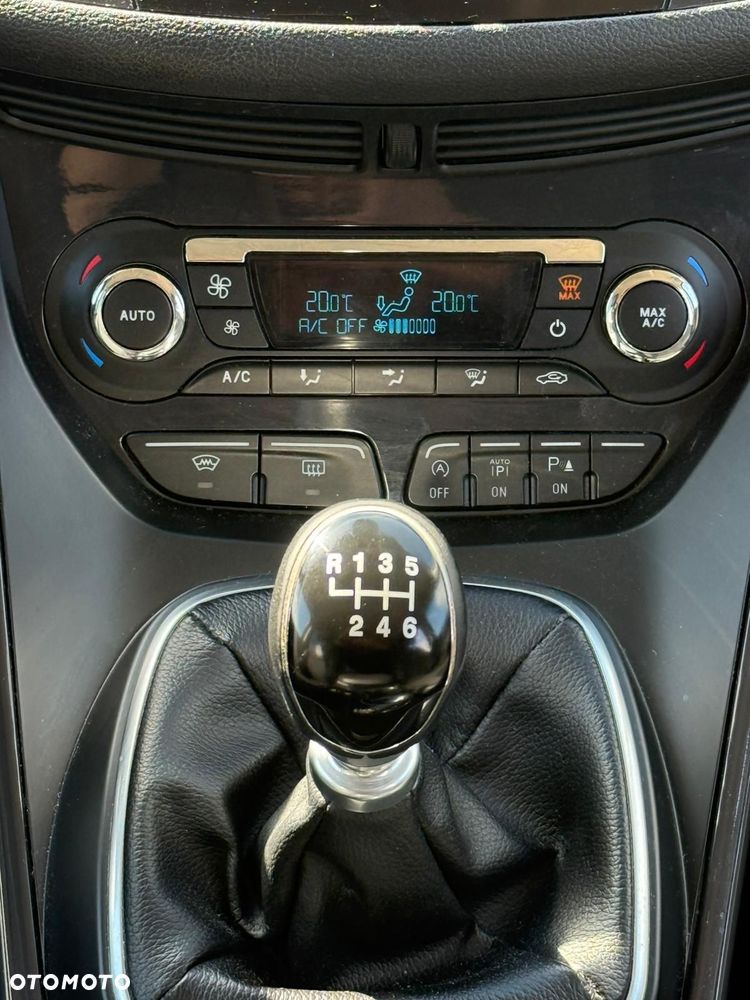 Ford Kuga 1.6 EcoBoost 2x4 Trend - 31