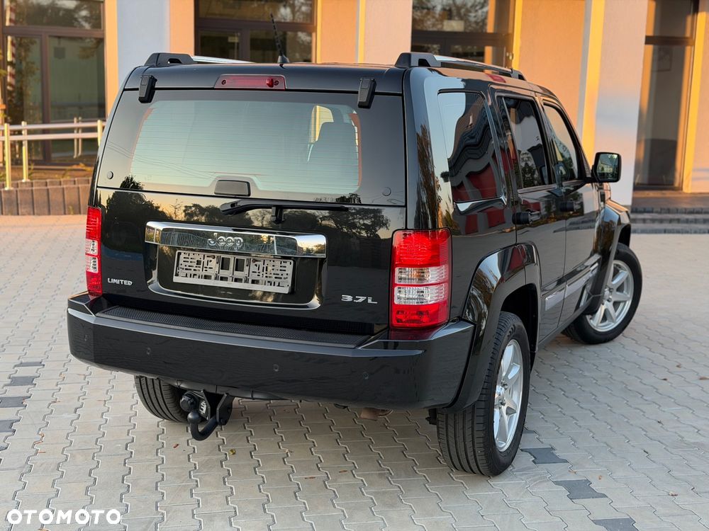 Jeep Cherokee - 13