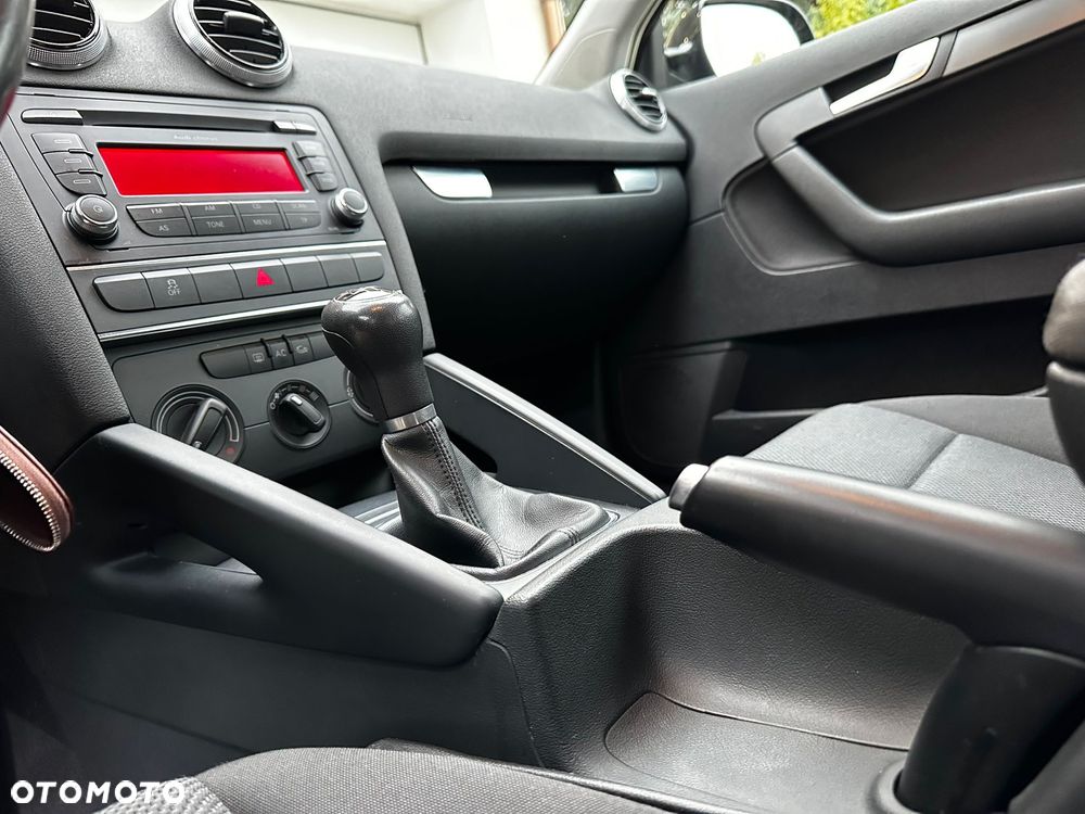 Audi A3 Sportback 1.6 TDI Ambiente - 18