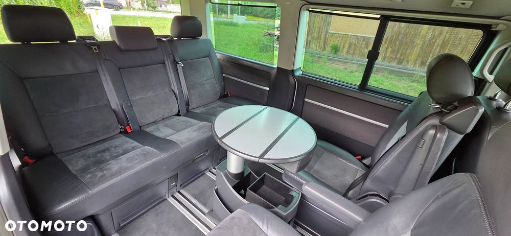 Volkswagen Multivan - 8
