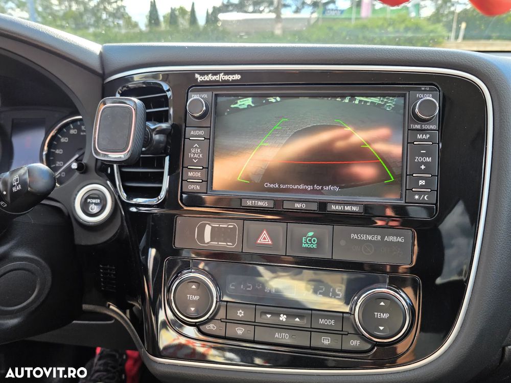 Mitsubishi Outlander 2.0 4WD Plug-In Hybrid Top - 14