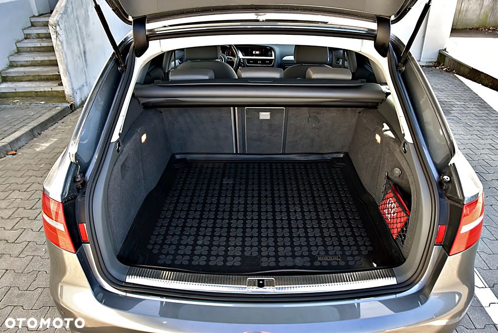 Audi A4 Avant 2.0 TDI Quattro S tronic - 9