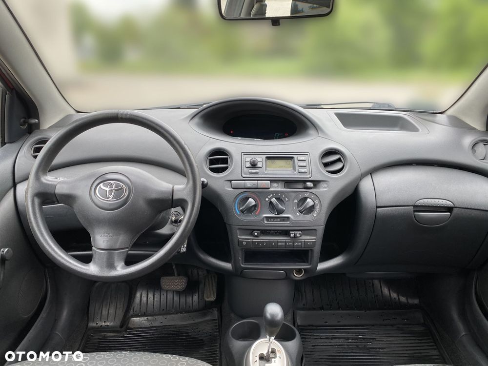Toyota Yaris - 4