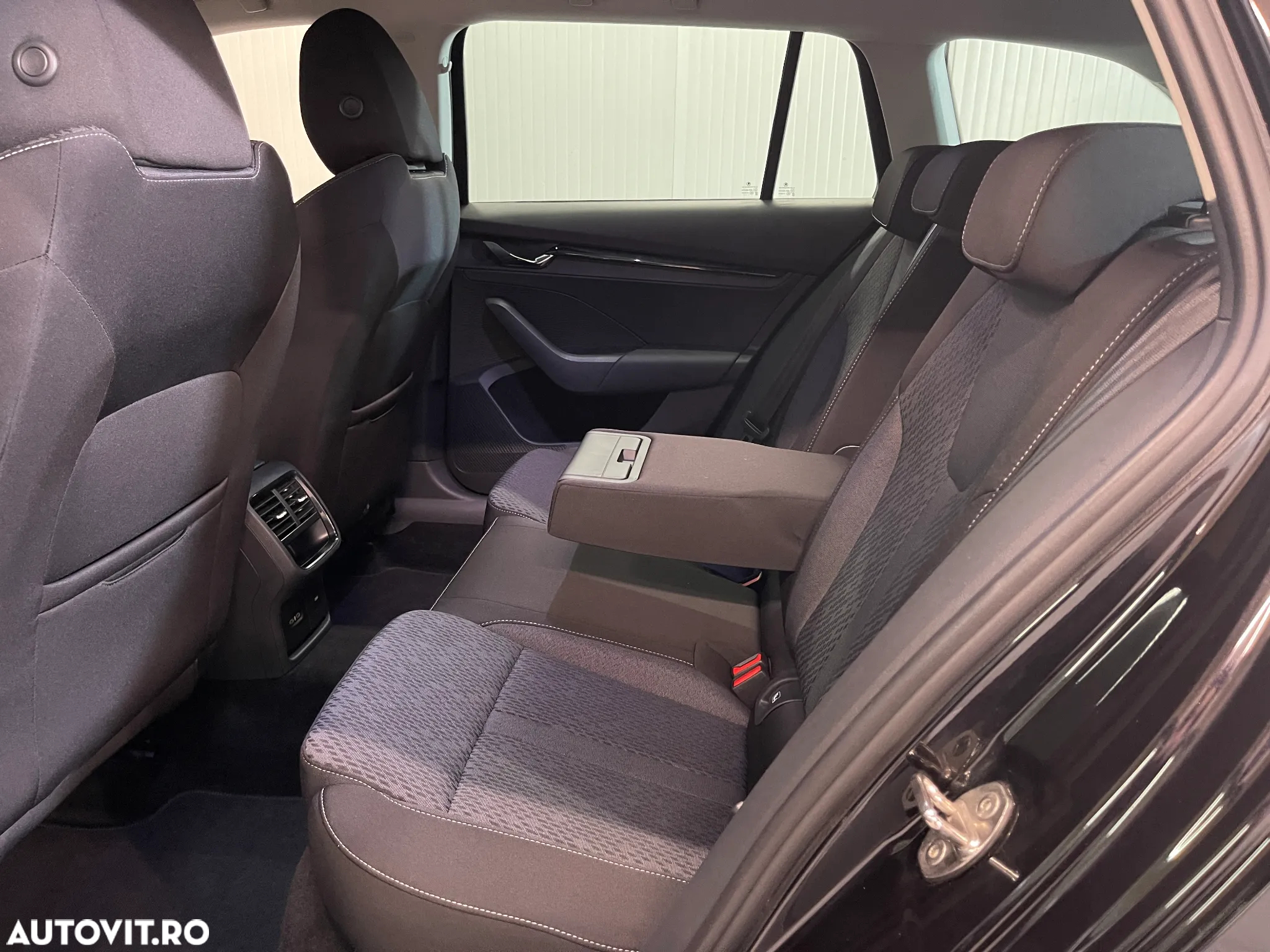 Skoda Octavia 2.0 TDI DSG Style - 12