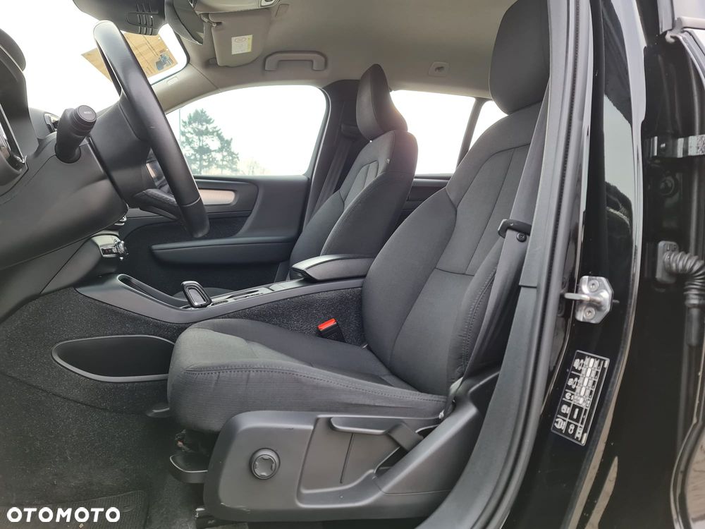 Volvo XC 40 D3 AWD Geartronic Momentum Pro - 9