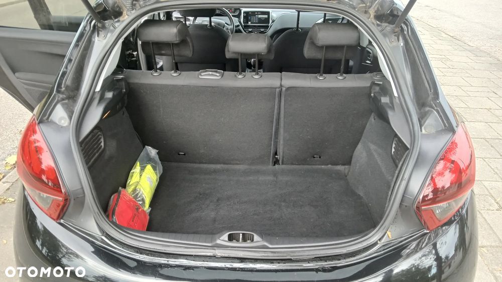 Peugeot 208 1.2 PureTech Style - 22