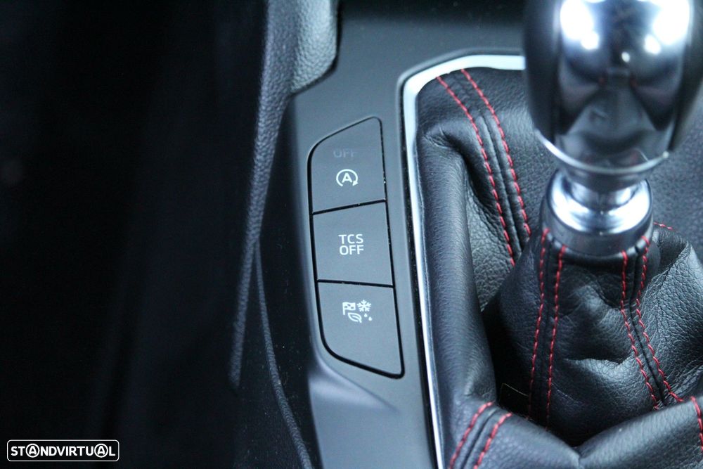 Ford Focus 1.0 EcoBoost ST-Line - 24