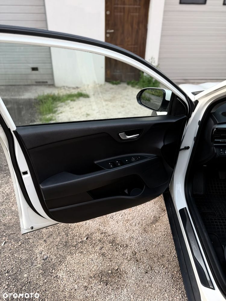 Kia Stonic 1.4 L - 16