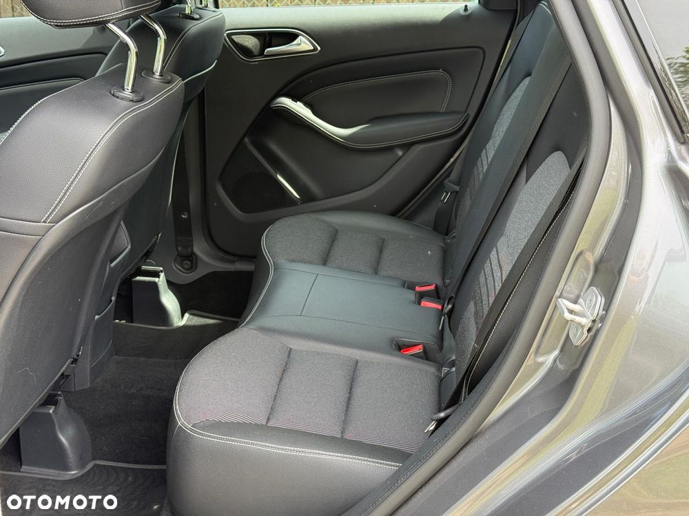 Mercedes-Benz Klasa B 180 BlueEFFICIENCY Edition Style - 23