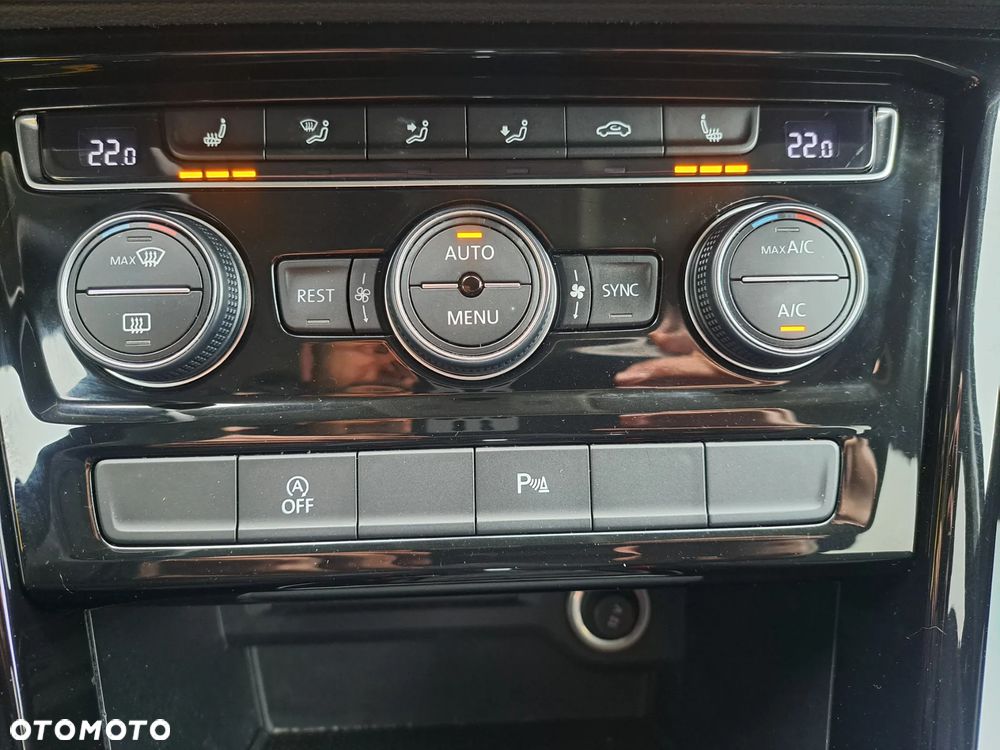 Volkswagen Touran 1.4 TSI (BlueMotion Technology) DSG Highline - 24