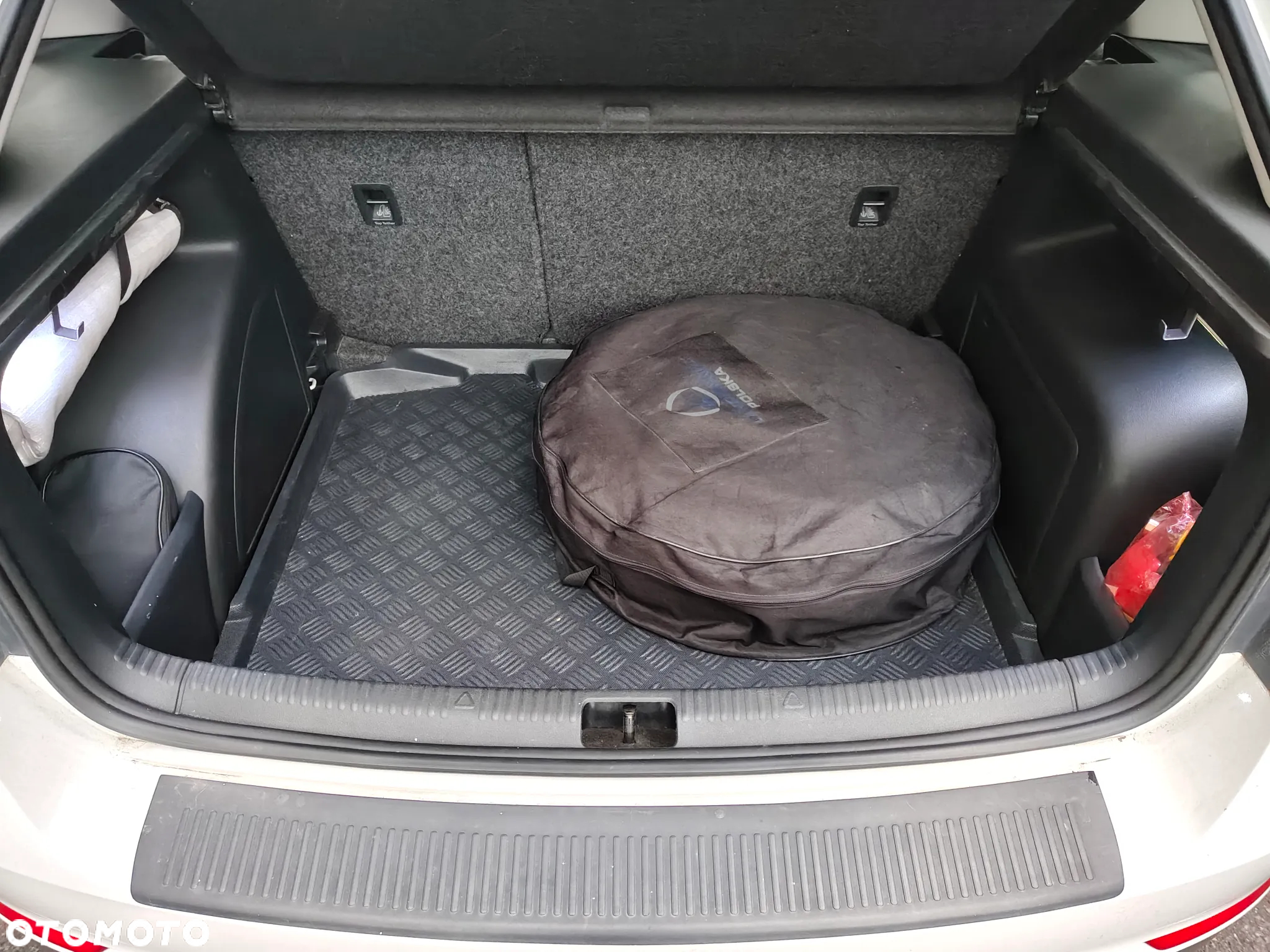 Skoda RAPID 1.2 Ambition Max - 11