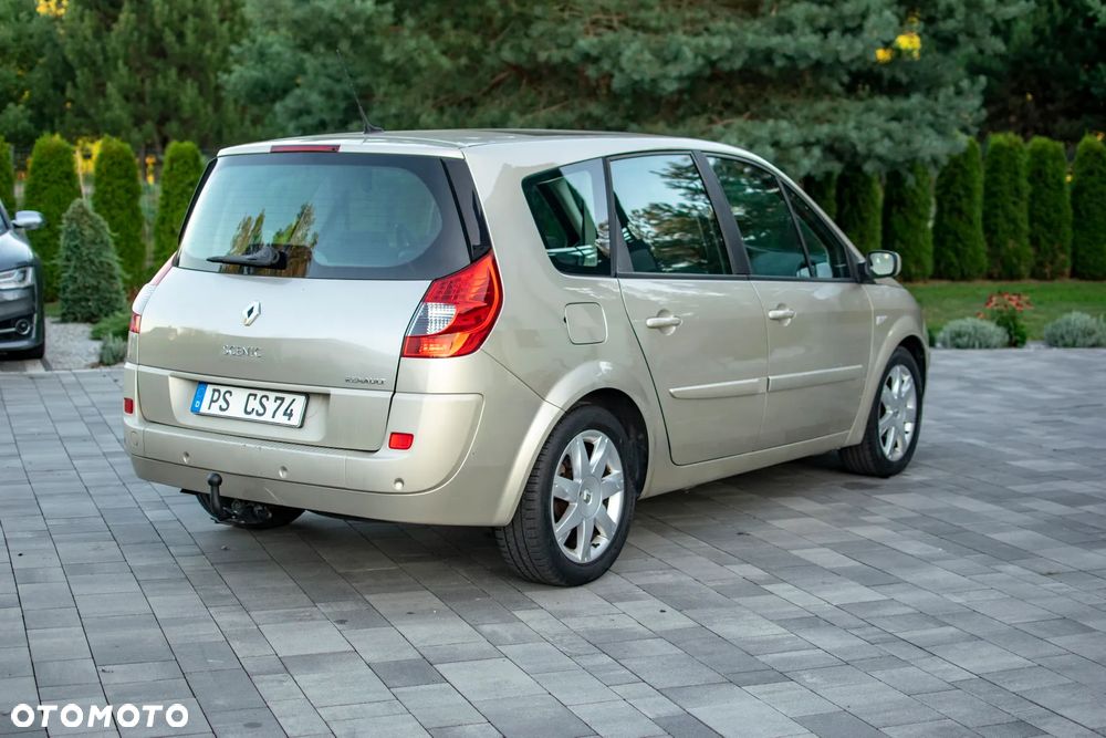 Renault Grand Scenic - 25