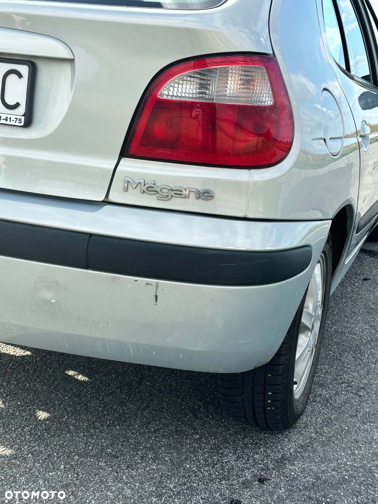 Renault Megane 1.6 - 6