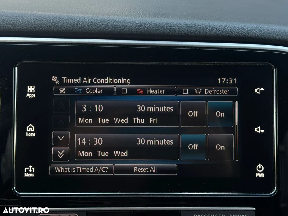 Mitsubishi Outlander 2.4 4WD Plus - 35