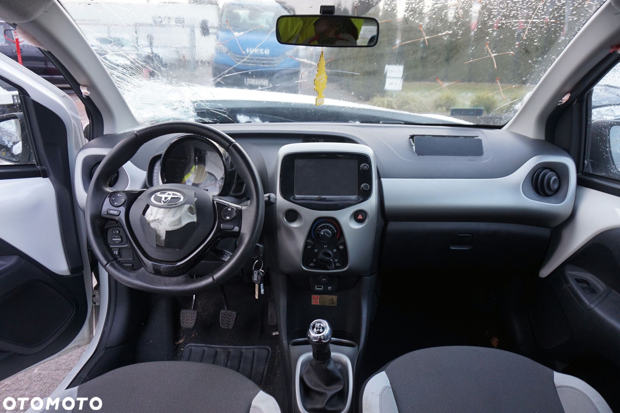TOYOTA AYGO II 5D HB 2017 068 1.0 12V 1KR-FE 69KM C551 BIAŁY na części - 9