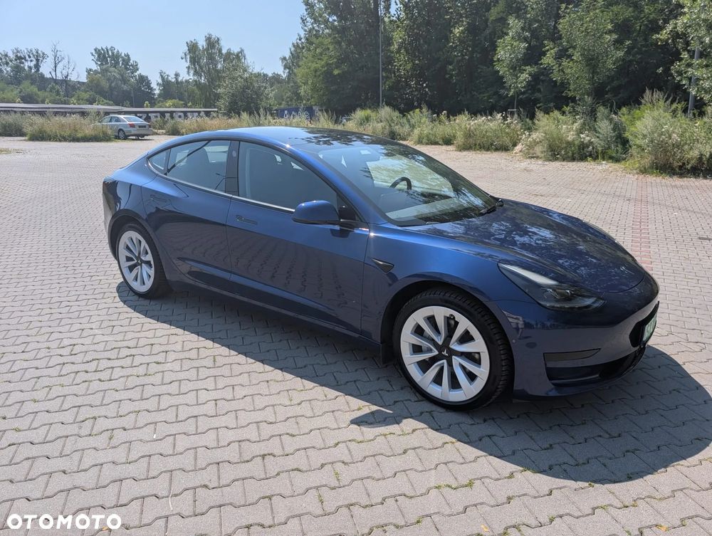 Tesla Model 3 - 3