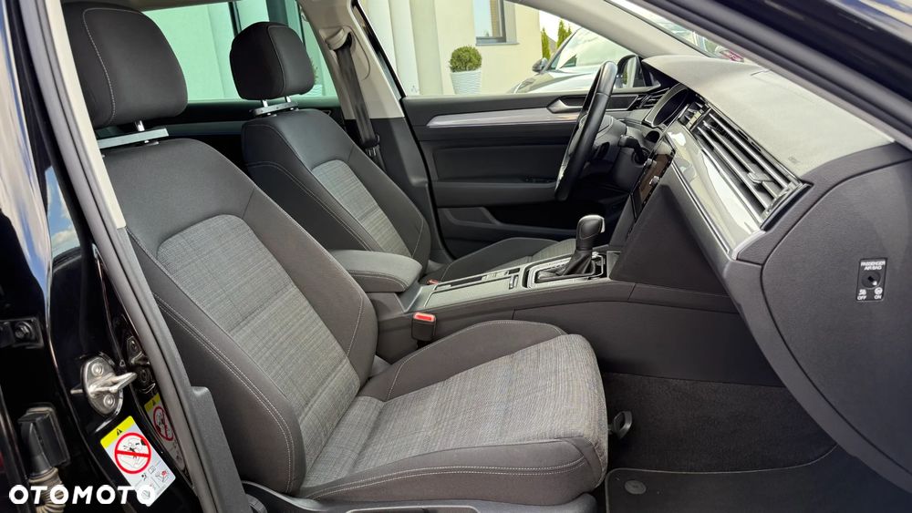 Volkswagen Passat 2.0 TDI SCR DSG Business - 16