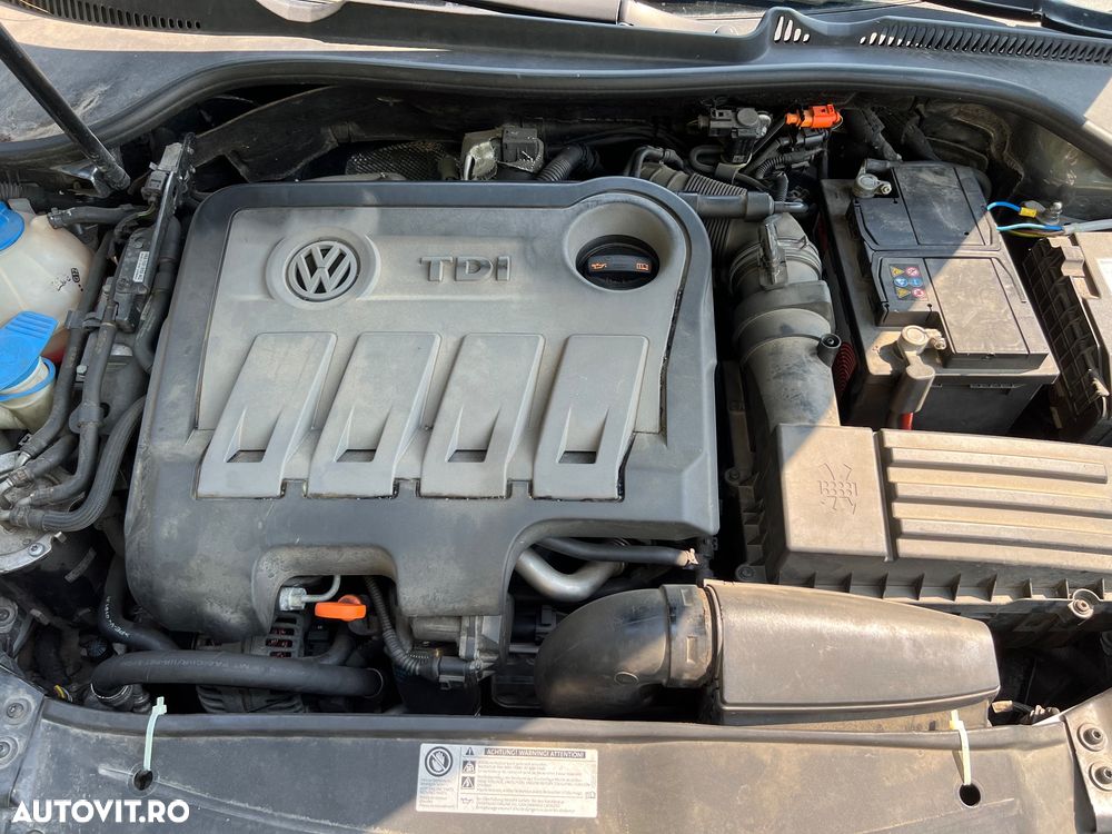 Volkswagen Golf 2.0 TDI DPF BlueMotion Technology DSG MATCH - 16