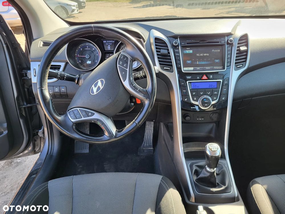 Hyundai i30 blue 1.6 CRDi Trend - 31