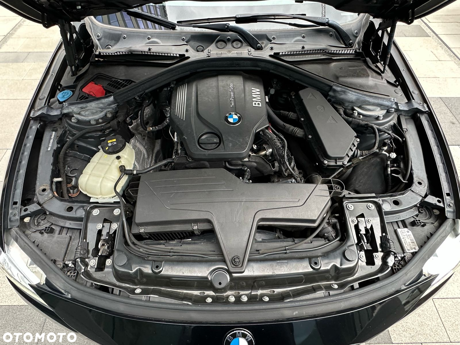 BMW Seria 3 318d Touring Advantage - 15