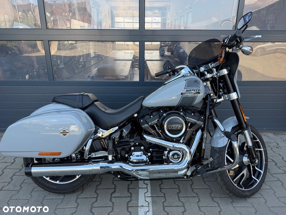 Harley-Davidson Softail Sport Glide - 1