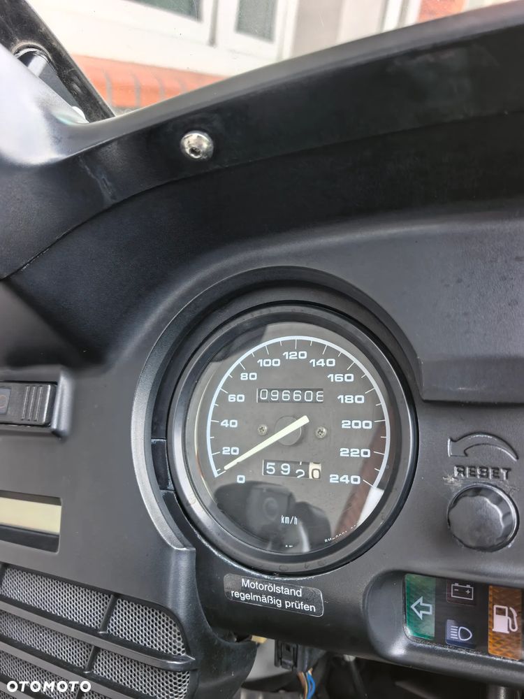 BMW R - 6
