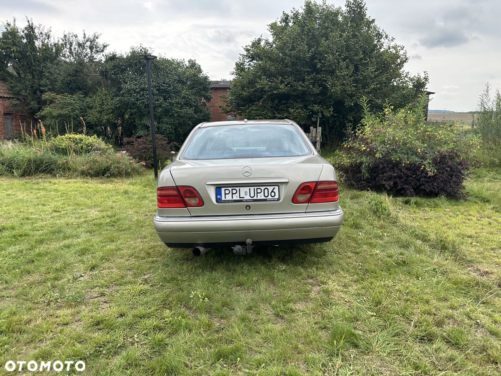 Mercedes-Benz Klasa E - 3