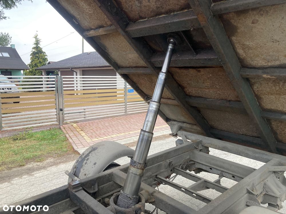 Mercedes-Benz 410 - 11