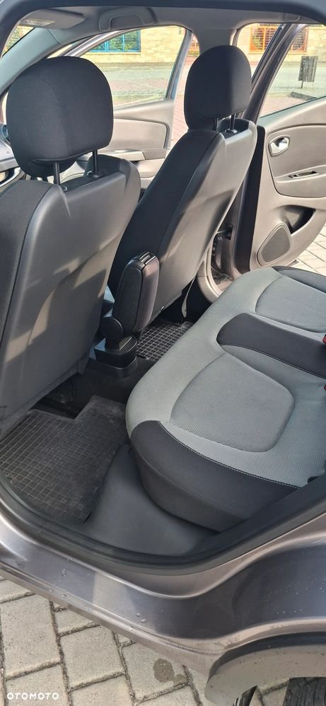 Renault Captur - 17